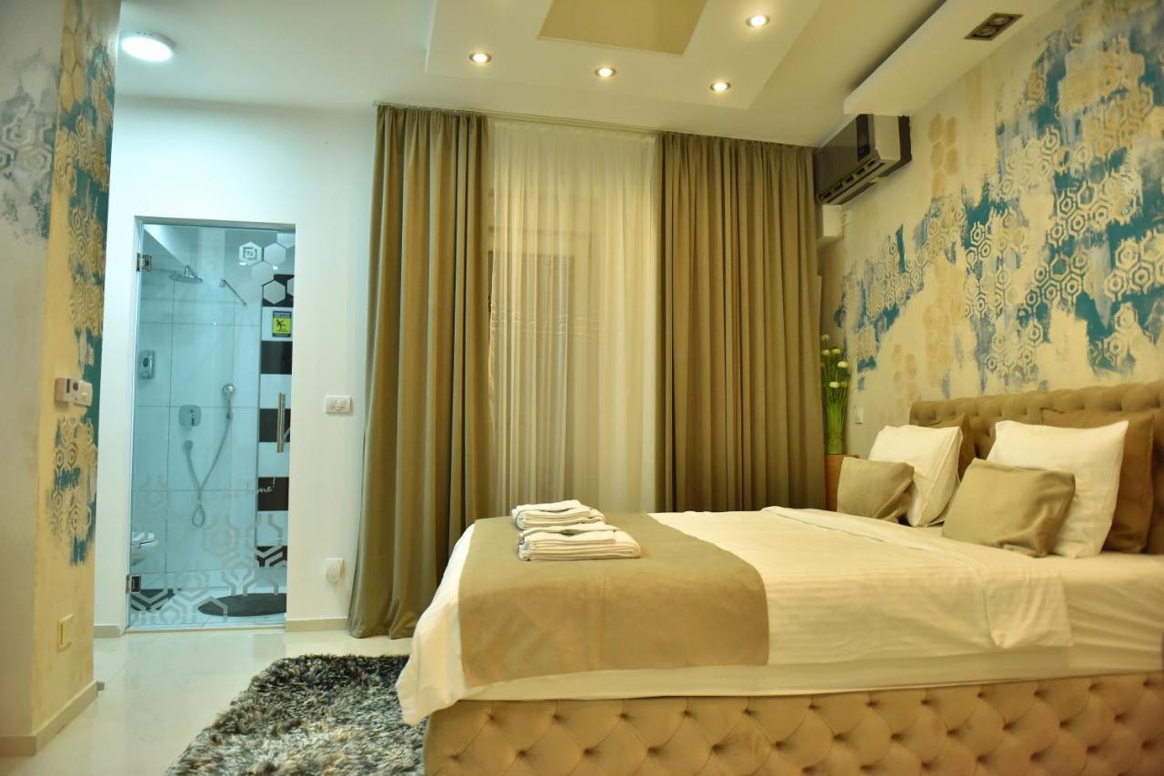 Design Apartment Premium Spa Lux 4 Star "Dubai" Completely Private Wellness & Spa Free Included Sauna & Jacuzzi & Salt Wall & Fire Place & 3D Ceilings & Business Wifi & Netflix & Keyless Code Entry & Full Smart App & Secure 2 Parking Place Чуприя Екстер'єр фото