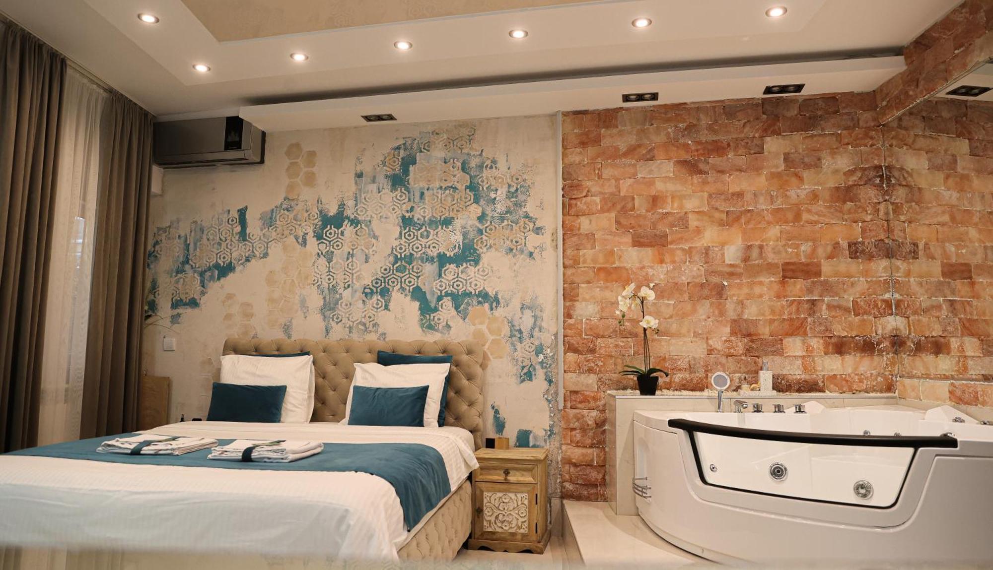 Design Apartment Premium Spa Lux 4 Star "Dubai" Completely Private Wellness & Spa Free Included Sauna & Jacuzzi & Salt Wall & Fire Place & 3D Ceilings & Business Wifi & Netflix & Keyless Code Entry & Full Smart App & Secure 2 Parking Place Чуприя Екстер'єр фото